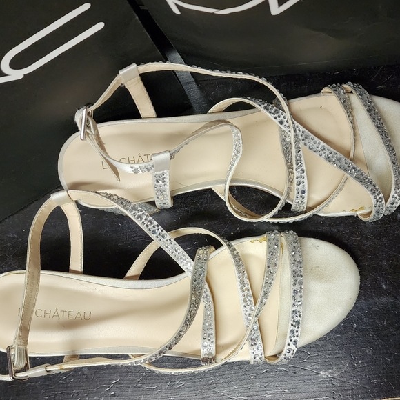 Le chateau. Size 6, Silver sparkle - Picture 3 of 4